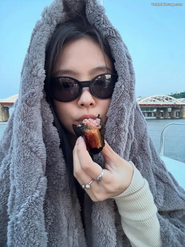 Jennie  BLΛƆKPIИK (Blackpink) photo 12 of 3632