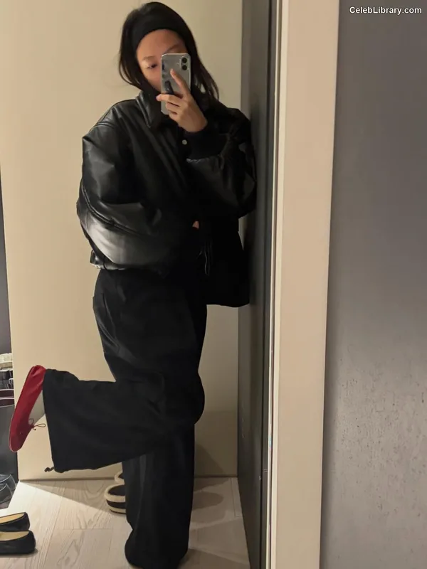 Jennie  BLΛƆKPIИK (Blackpink) photo 22 of 3632