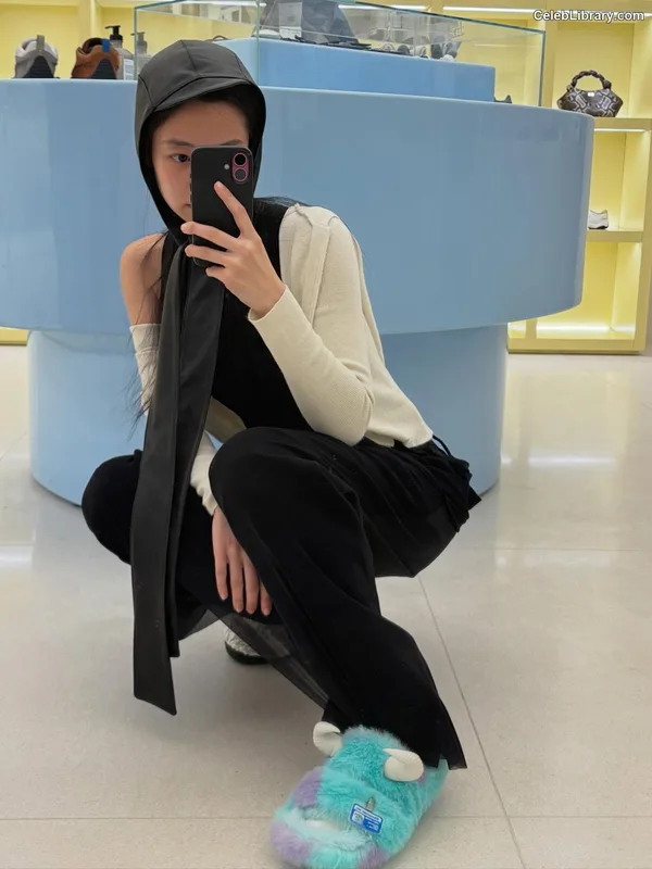 Jennie  BLΛƆKPIИK (Blackpink) photo 13 of 3632