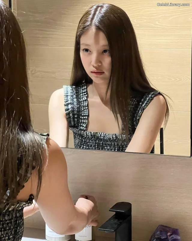 Jennie  BLΛƆKPIИK (Blackpink) photo 21 of 3632