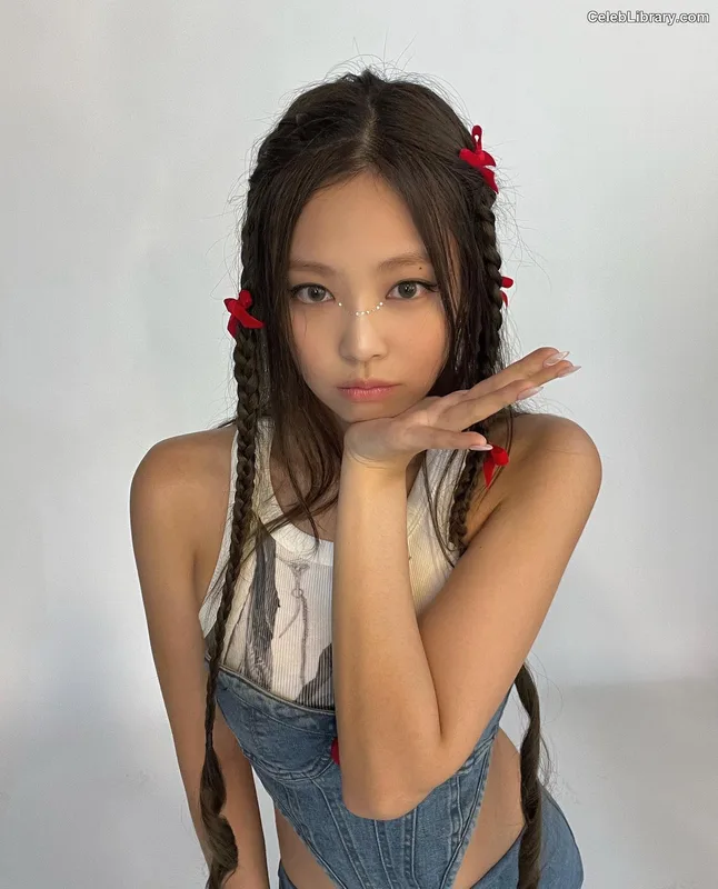 Jennie  BLΛƆKPIИK (Blackpink) photo 4 of 3632