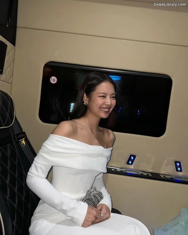 Jennie BLΛƆKPIИK (Blackpink) photo 1 of 3632