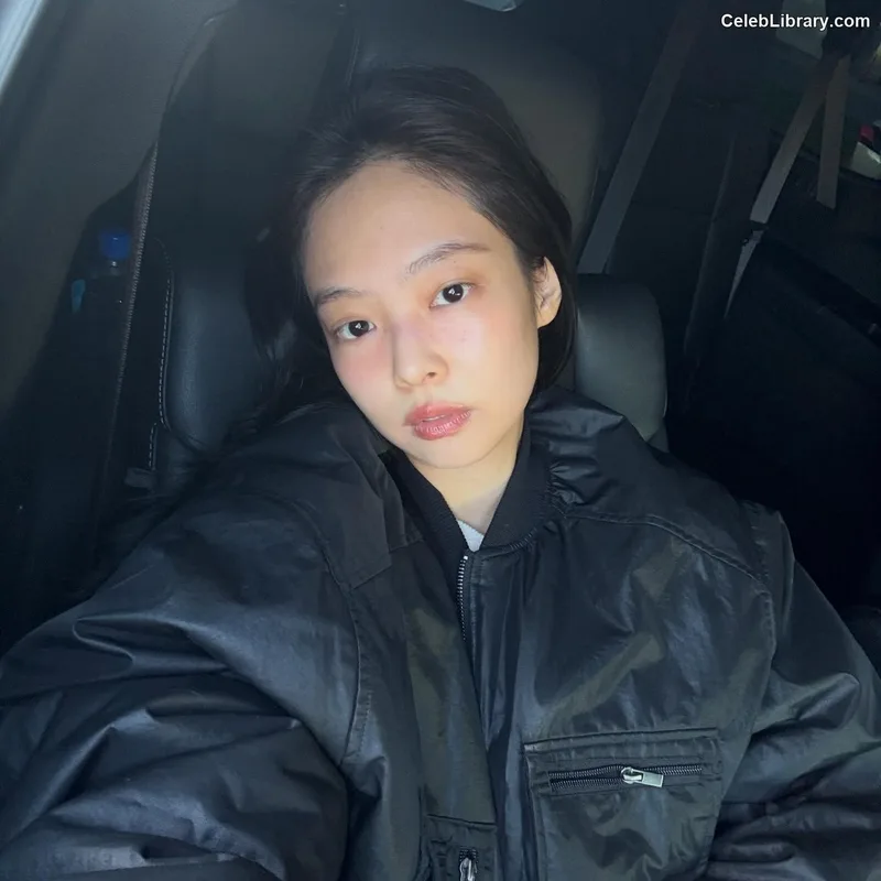 Jennie BLΛƆKPIИK (Blackpink) photo 21 of 3632