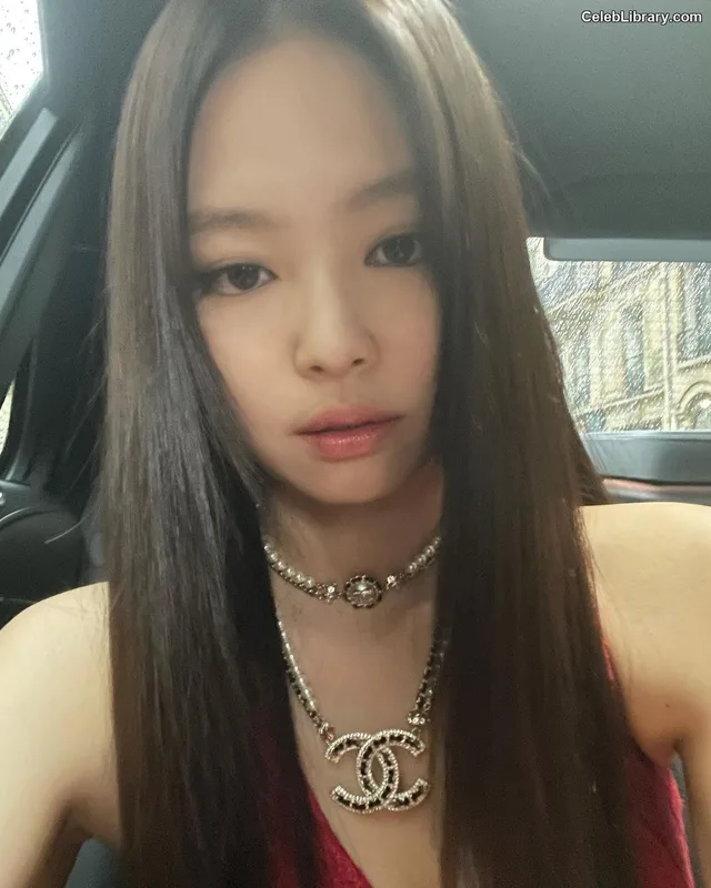 Jennie BLΛƆKPIИK (Blackpink) photo 2 of 3632