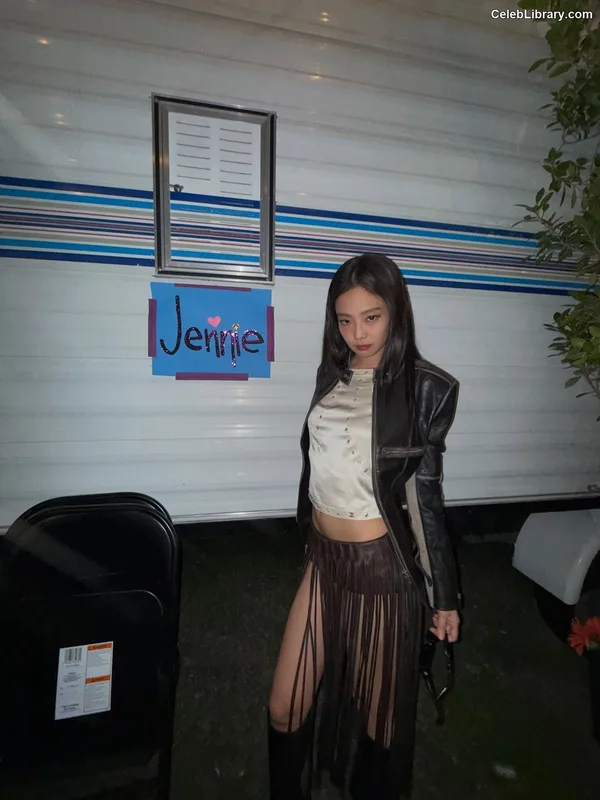 Jennie BLΛƆKPIИK (Blackpink) photo 17 of 3632