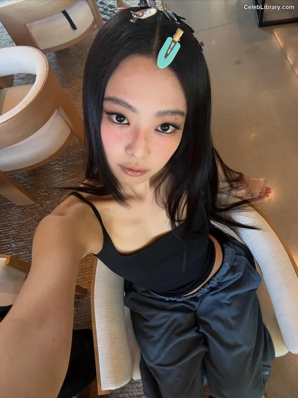 Jennie BLΛƆKPIИK (Blackpink) photo 21 of 3632