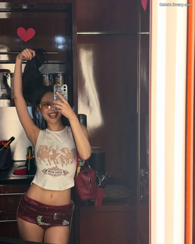 Jennie BLΛƆKPIИK (Blackpink) photo 19 of 3632
