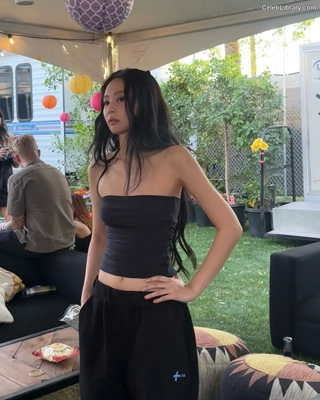 Jennie  BLΛƆKPIИK (Blackpink) photo 1 of 3632