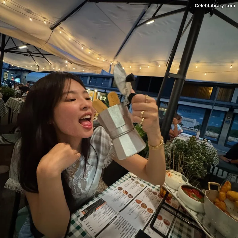 Jennie  BLΛƆKPIИK (Blackpink) photo 7 of 3632