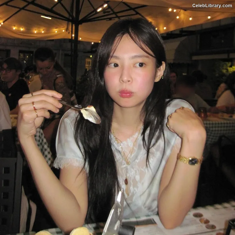 Jennie  BLΛƆKPIИK (Blackpink) photo 12 of 3632