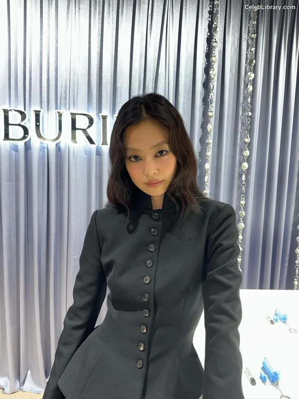 Jennie  BLΛƆKPIИK (Blackpink) photo 18 of 3632
