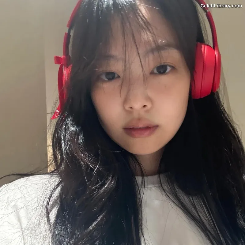 Jennie  BLΛƆKPIИK (Blackpink) photo 10 of 3632