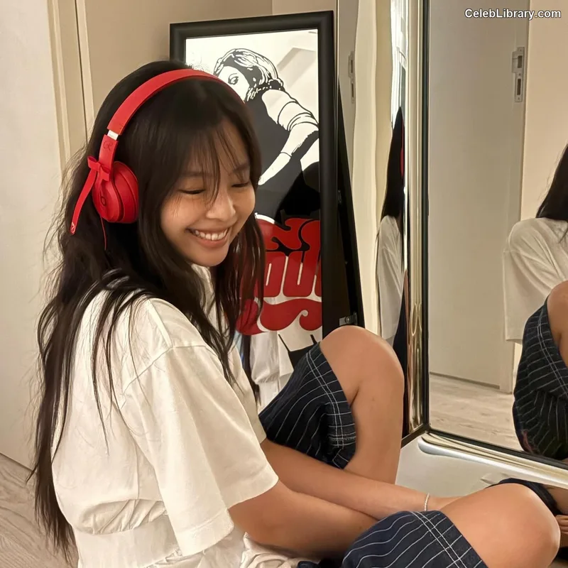 Jennie  BLΛƆKPIИK (Blackpink) photo 11 of 3632