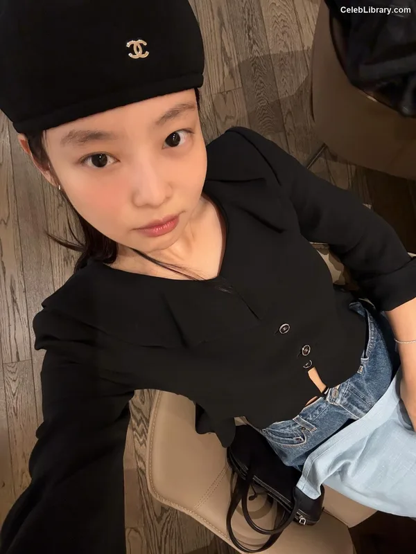 Jennie  BLΛƆKPIИK (Blackpink) photo 1 of 3632