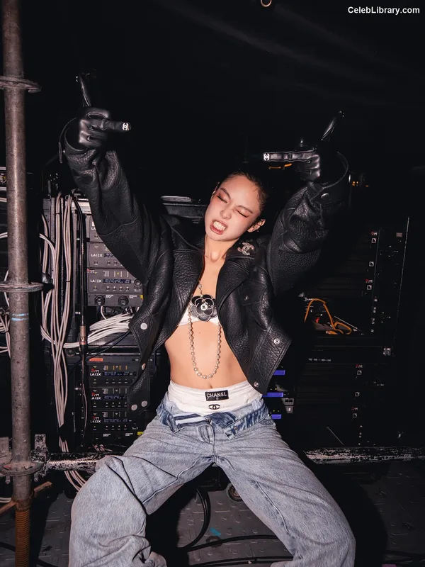Jennie  BLΛƆKPIИK (Blackpink) photo 8 of 3632