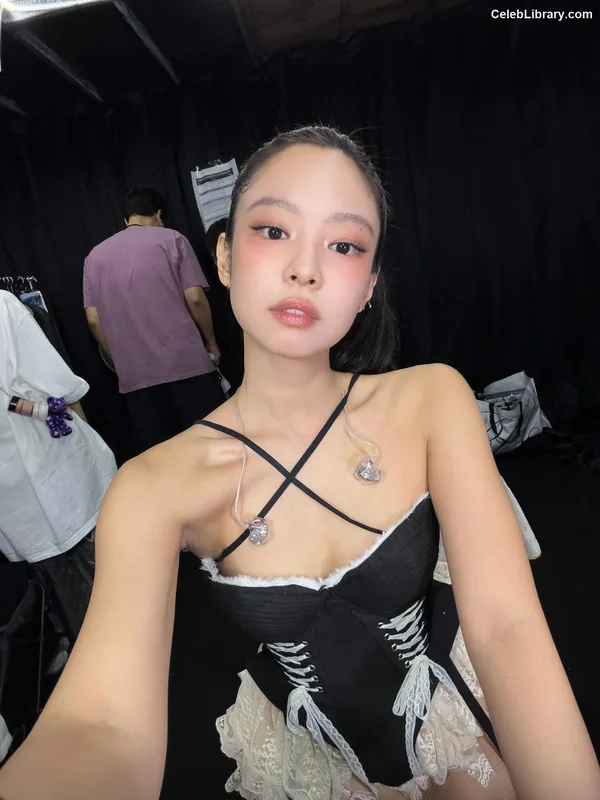 Jennie  BLΛƆKPIИK (Blackpink) photo 9 of 3632
