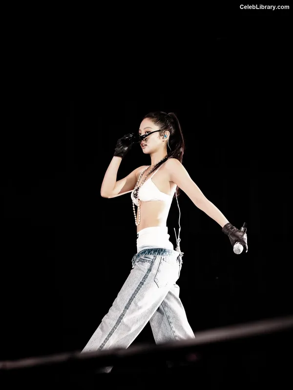 Jennie  BLΛƆKPIИK (Blackpink) photo 10 of 3632
