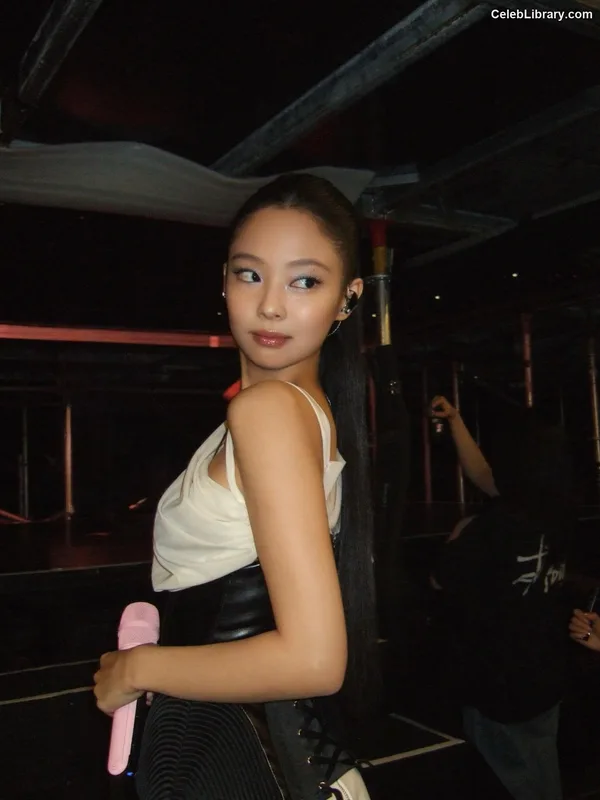 Jennie  BLΛƆKPIИK (Blackpink) photo 12 of 3632