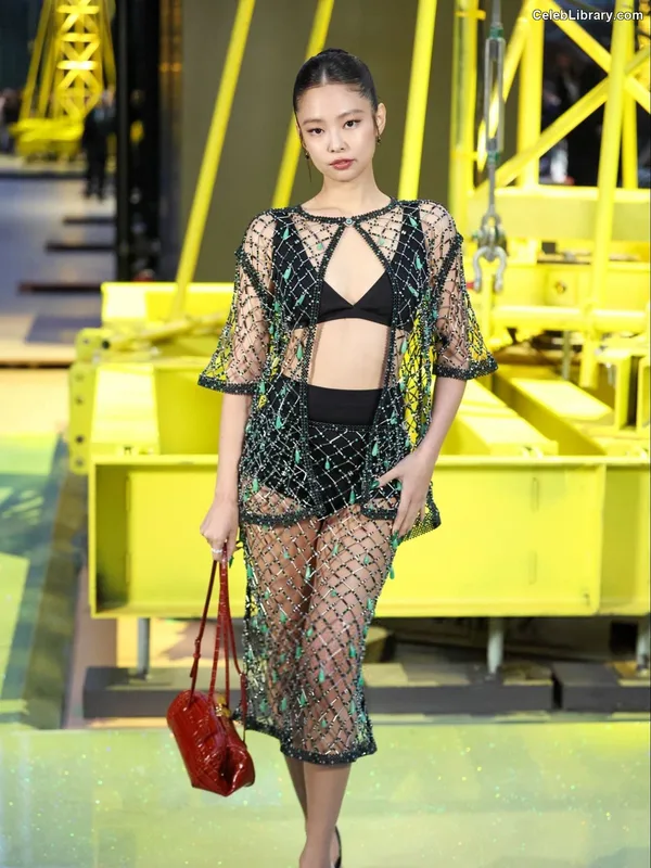 Jennie BLΛƆKPIИK (Blackpink) photo 16 of 3632