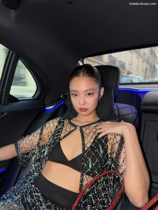 Jennie BLΛƆKPIИK (Blackpink) photo 21 of 3632