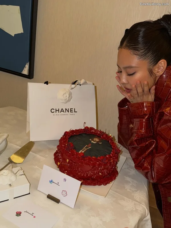 Jennie BLΛƆKPIИK (Blackpink) photo 6 of 3632