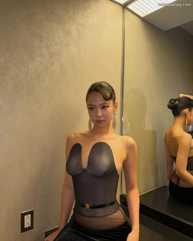 Jennie  BLΛƆKPIИK (Blackpink) photo 5 of 3632