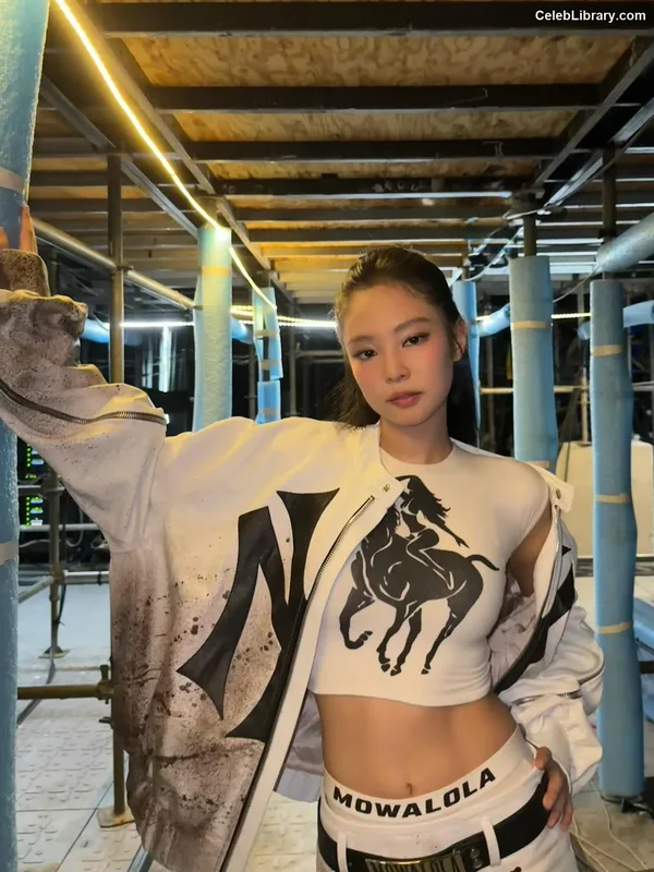 Jennie  BLΛƆKPIИK (Blackpink) photo 21 of 3632