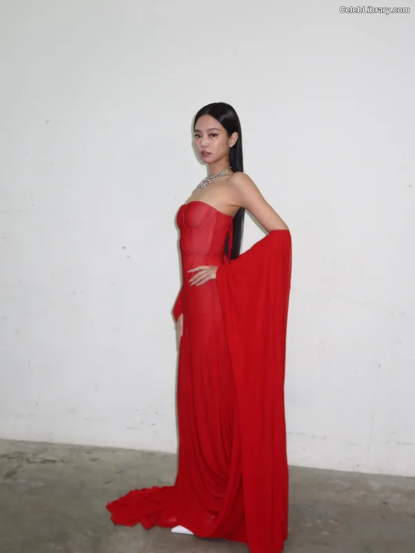Jennie  BLΛƆKPIИK (Blackpink) photo 1 of 3632
