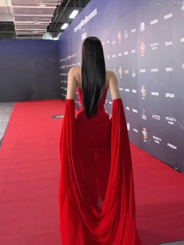 Jennie  BLΛƆKPIИK (Blackpink) photo 2 of 3632