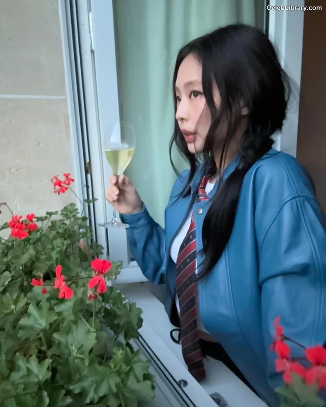 Jennie  BLΛƆKPIИK (Blackpink) photo 17 of 3632