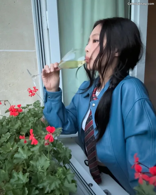 Jennie  BLΛƆKPIИK (Blackpink) photo 21 of 3632