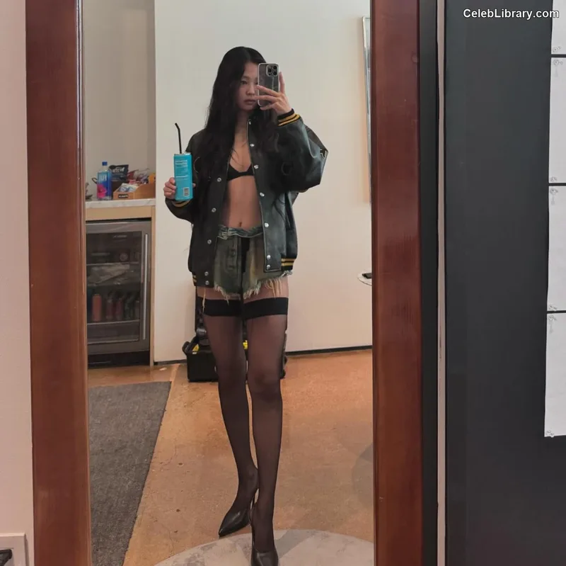 Jennie  BLΛƆKPIИK (Blackpink) photo 24 of 3632