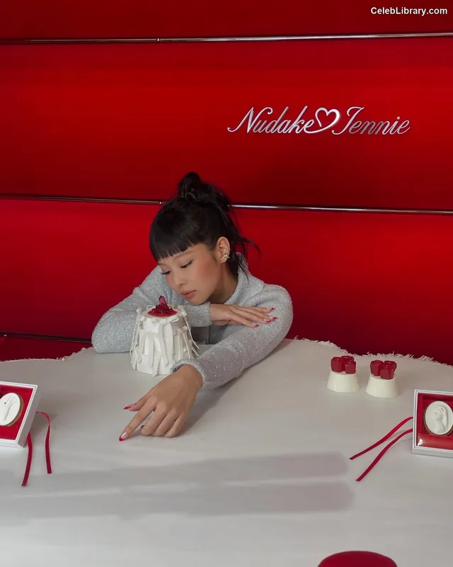 Jennie  BLΛƆKPIИK (Blackpink) photo 2 of 3632