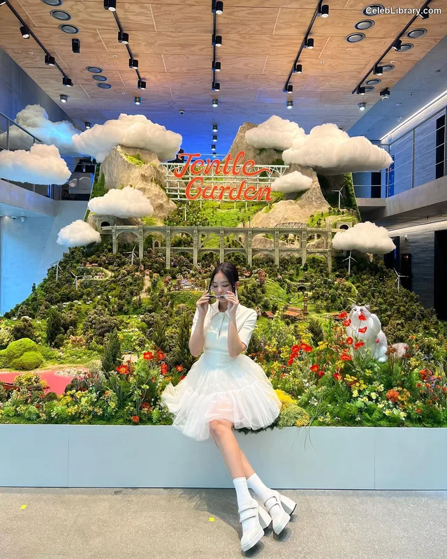 Jennie BLΛƆKPIИK (Blackpink) photo 3 of 3632