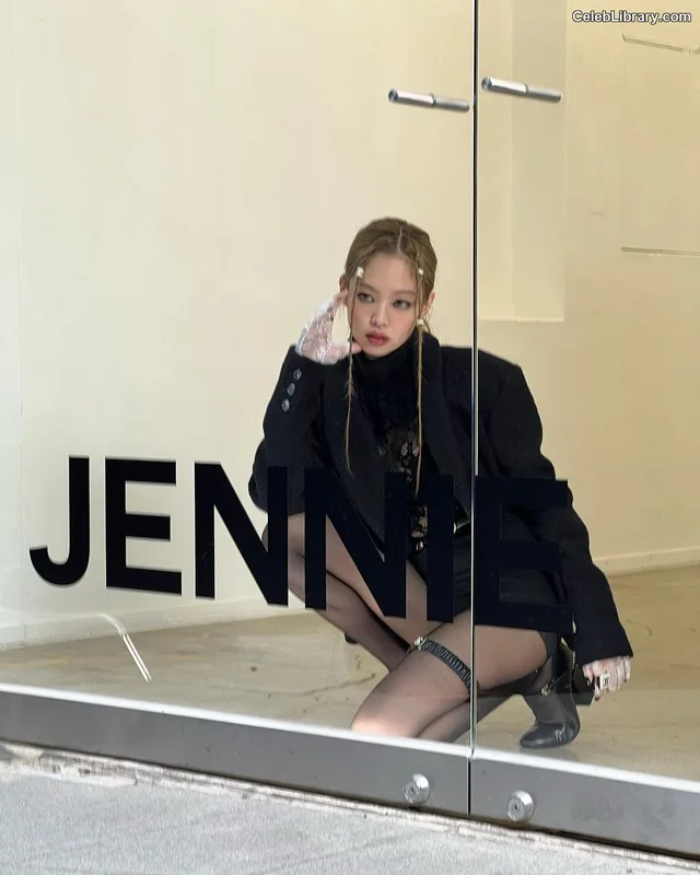 Jennie BLΛƆKPIИK (Blackpink) photo 24 of 3632