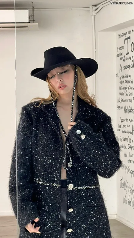 Jennie BLΛƆKPIИK (Blackpink) photo 3 of 3632