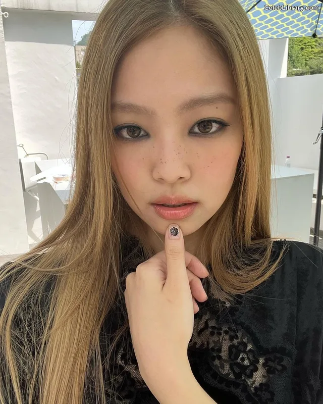Jennie BLΛƆKPIИK (Blackpink) photo 4 of 3632