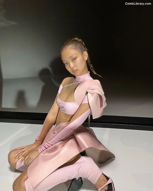 Jennie BLΛƆKPIИK (Blackpink) photo 12 of 3632