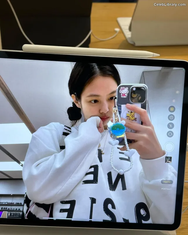 Jennie BLΛƆKPIИK (Blackpink) photo 10 of 3632