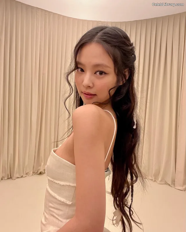 Jennie BLΛƆKPIИK (Blackpink) photo 24 of 3632