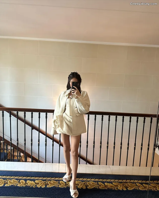 Jennie BLΛƆKPIИK (Blackpink) photo 1 of 3632