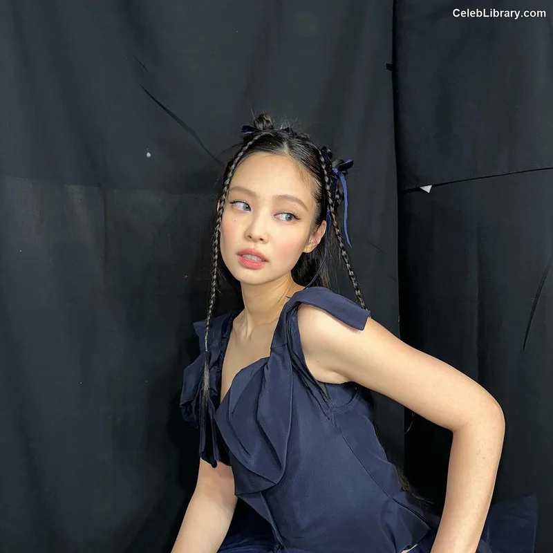 Jennie BLΛƆKPIИK (Blackpink) photo 3 of 3632