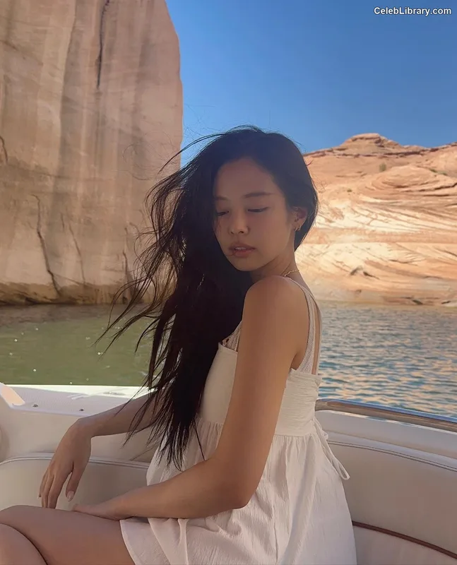 Jennie BLΛƆKPIИK (Blackpink) photo 14 of 3632