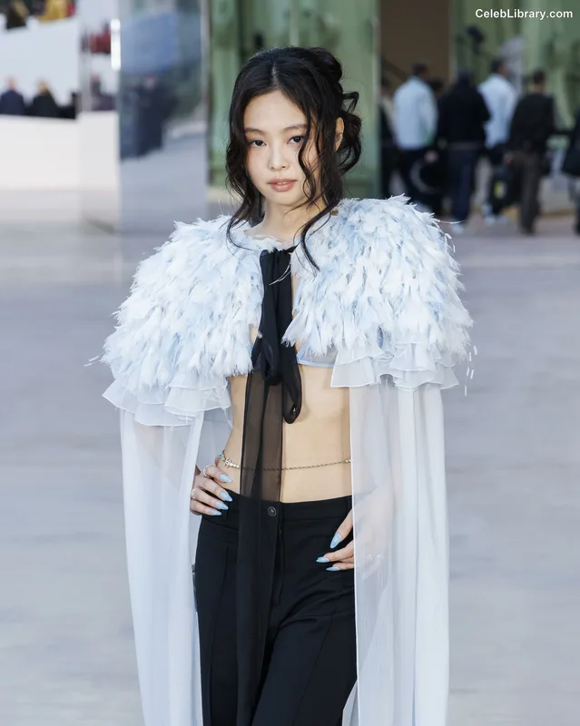 Jennie BLΛƆKPIИK (Blackpink) photo 21 of 3632