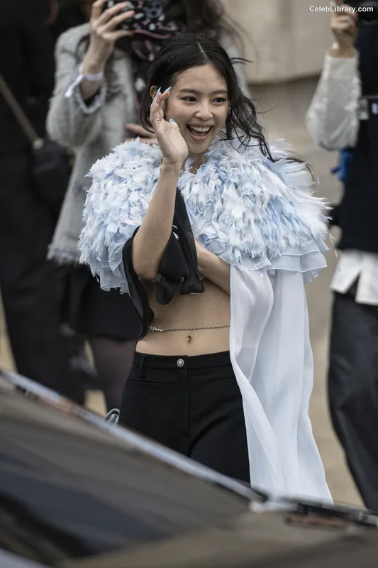 Jennie  BLΛƆKPIИK (Blackpink) photo 5 of 3632