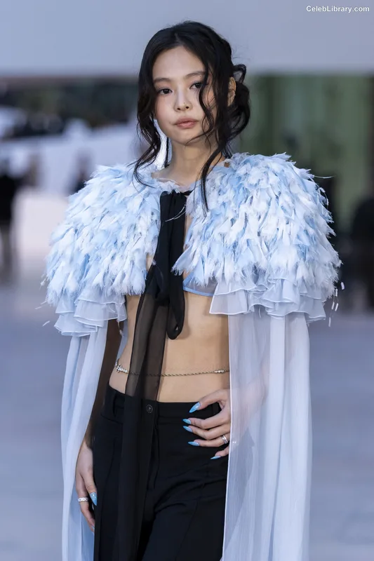 Jennie  BLΛƆKPIИK (Blackpink) photo 16 of 3632