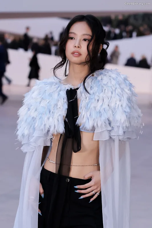 Jennie  BLΛƆKPIИK (Blackpink) photo 5 of 3632