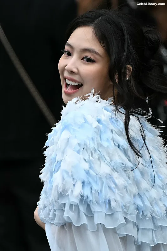 Jennie  BLΛƆKPIИK (Blackpink) photo 13 of 3632
