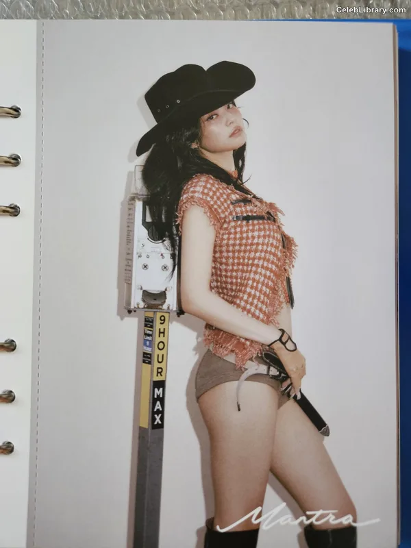 Jennie BLΛƆKPIИK (Blackpink) photo 20 of 3632