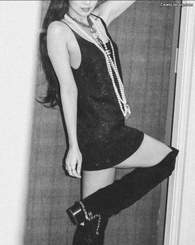 Jennie  BLΛƆKPIИK (Blackpink) photo 24 of 3632